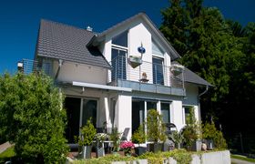 start hauser neu